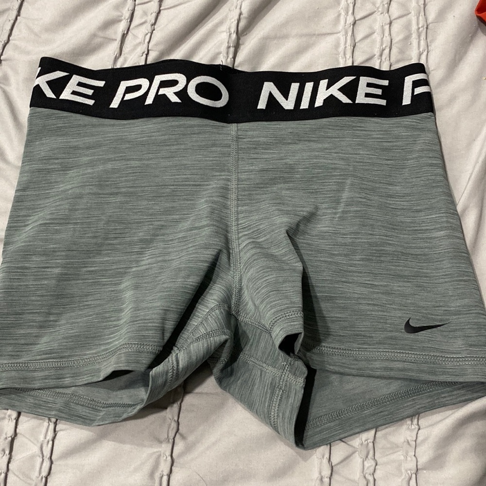 NIKE PROS